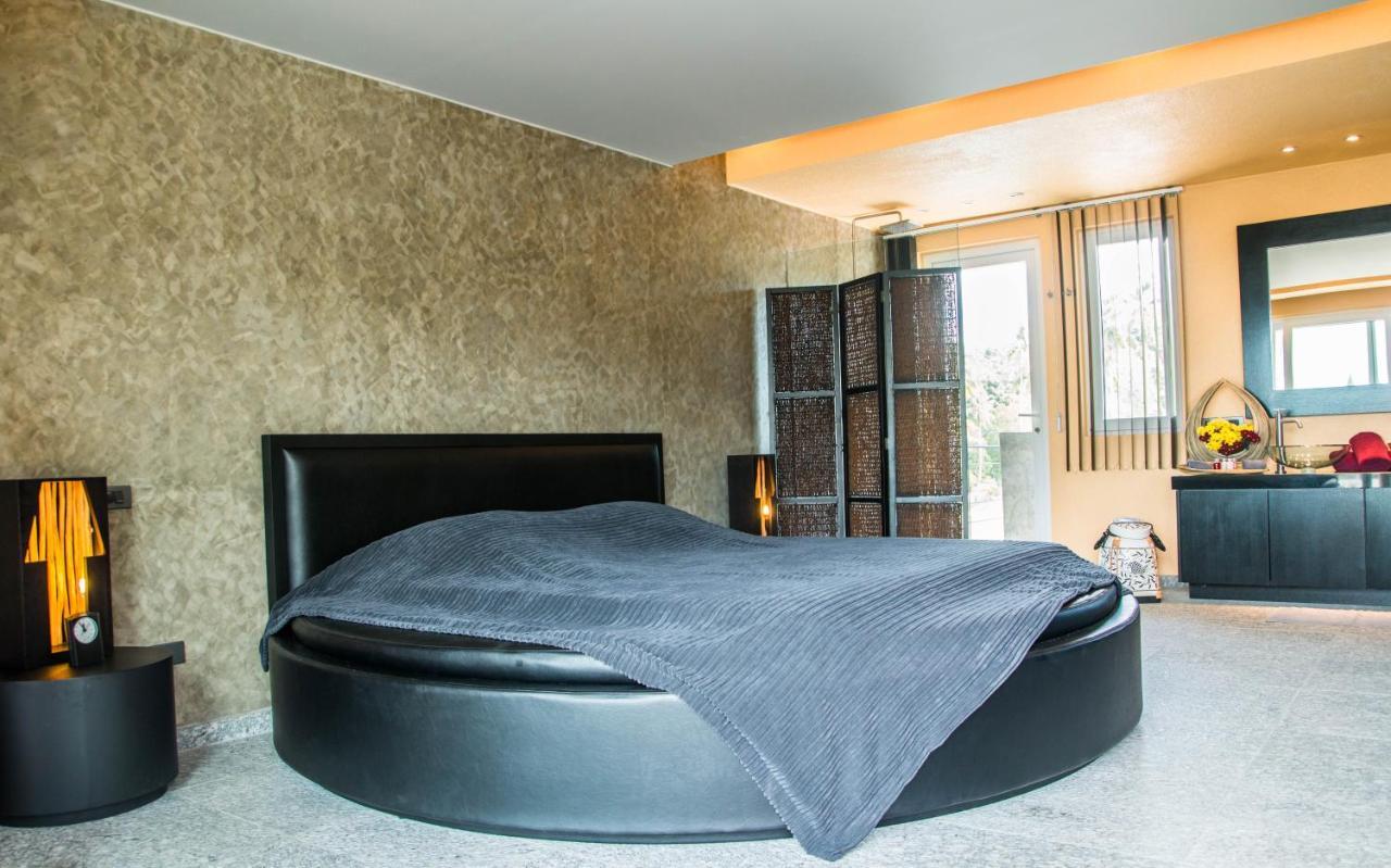 Three-Bedroom Suite,1298709058:JPEG