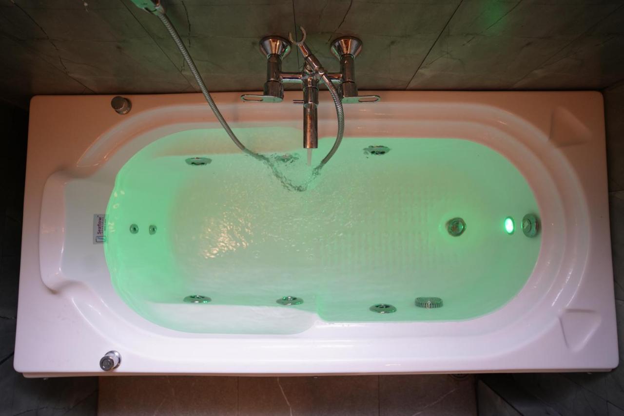 King Suite,1305097489:JPEG