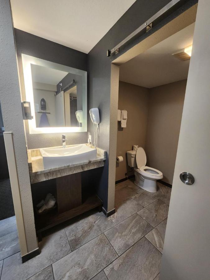 Deluxe Queen Room with Two Queen Beds