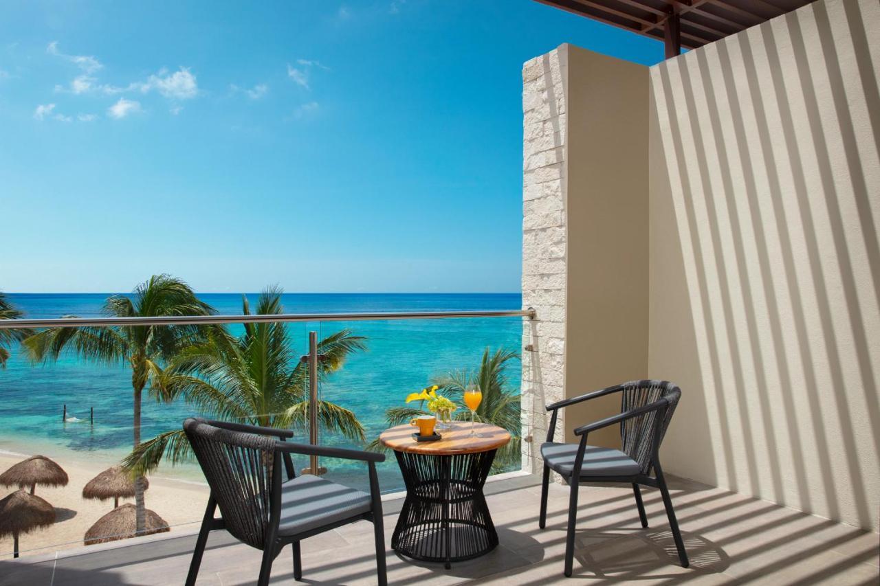 Suite Junior Preferred Club frente al mar con camas dobles