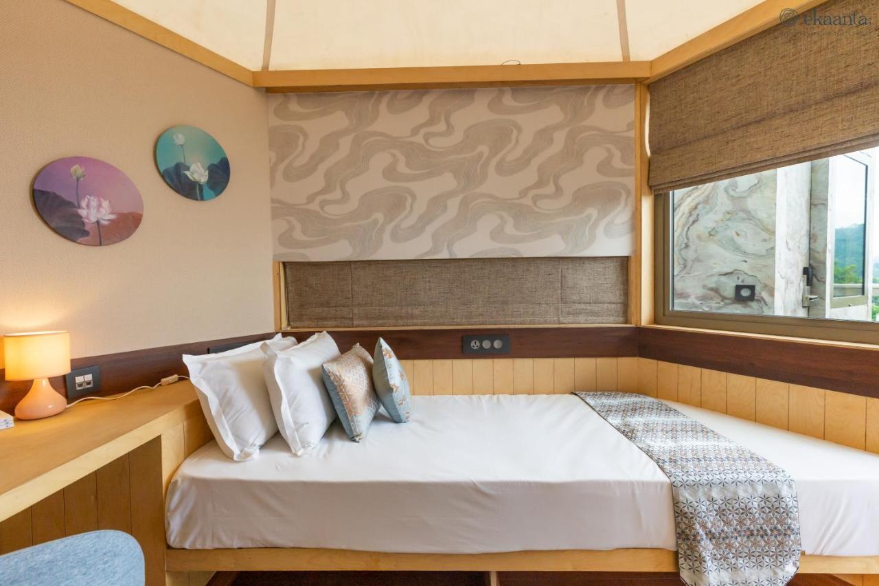 Deluxe Single Room,1358073200:JPEG