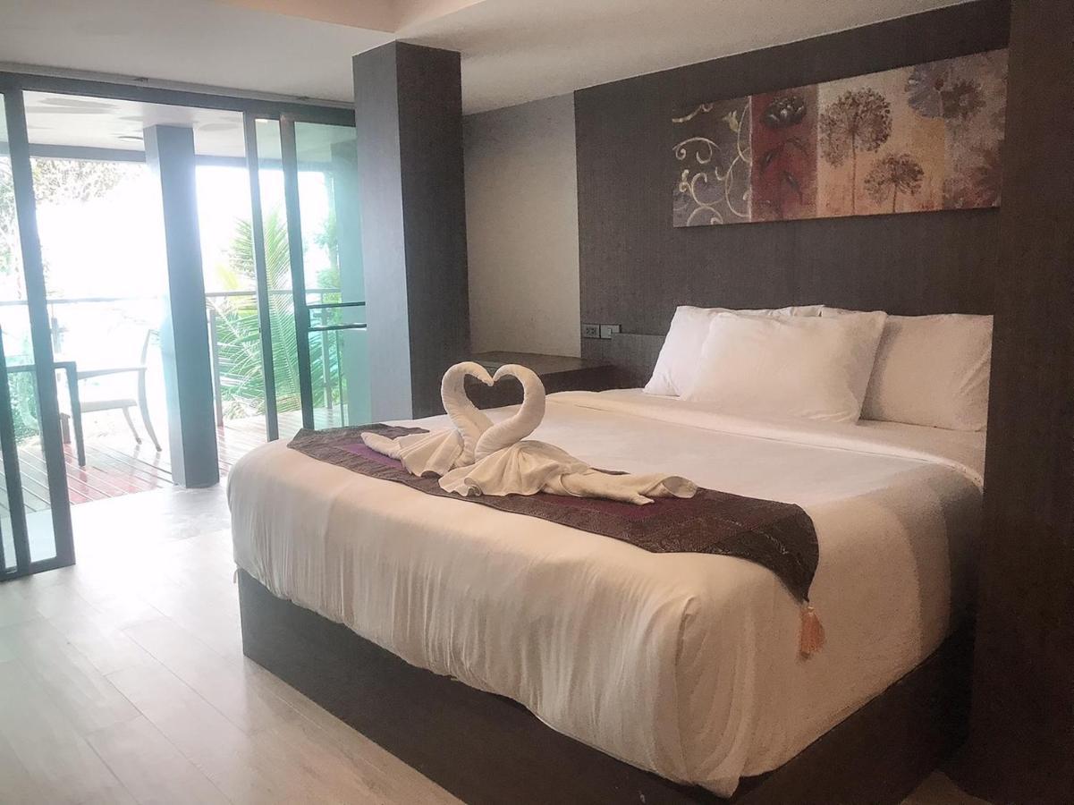 Deluxe King Suite
