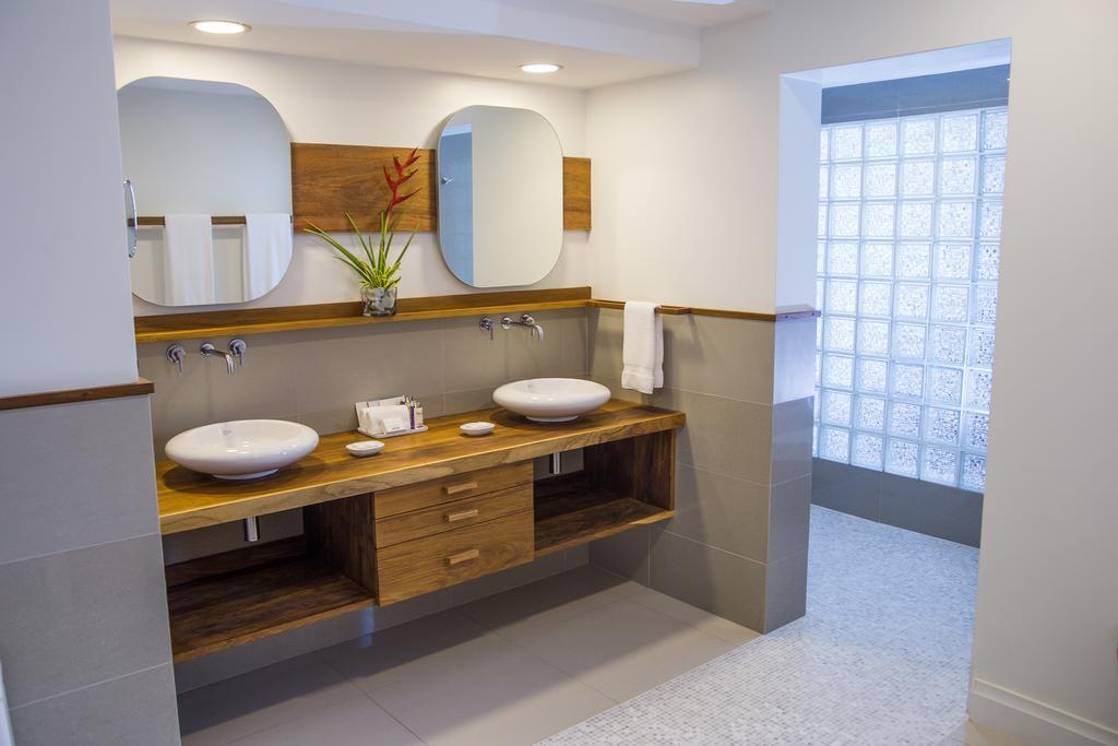 Pool Suite