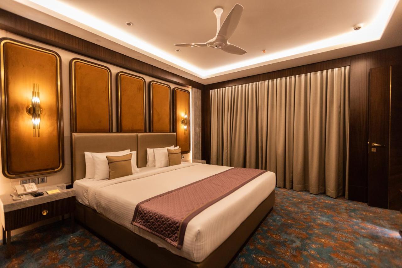 Wow Suite on Food Soft Beverages SPA Saloon Laundryonly washing Ironing,1328114546:JPEG