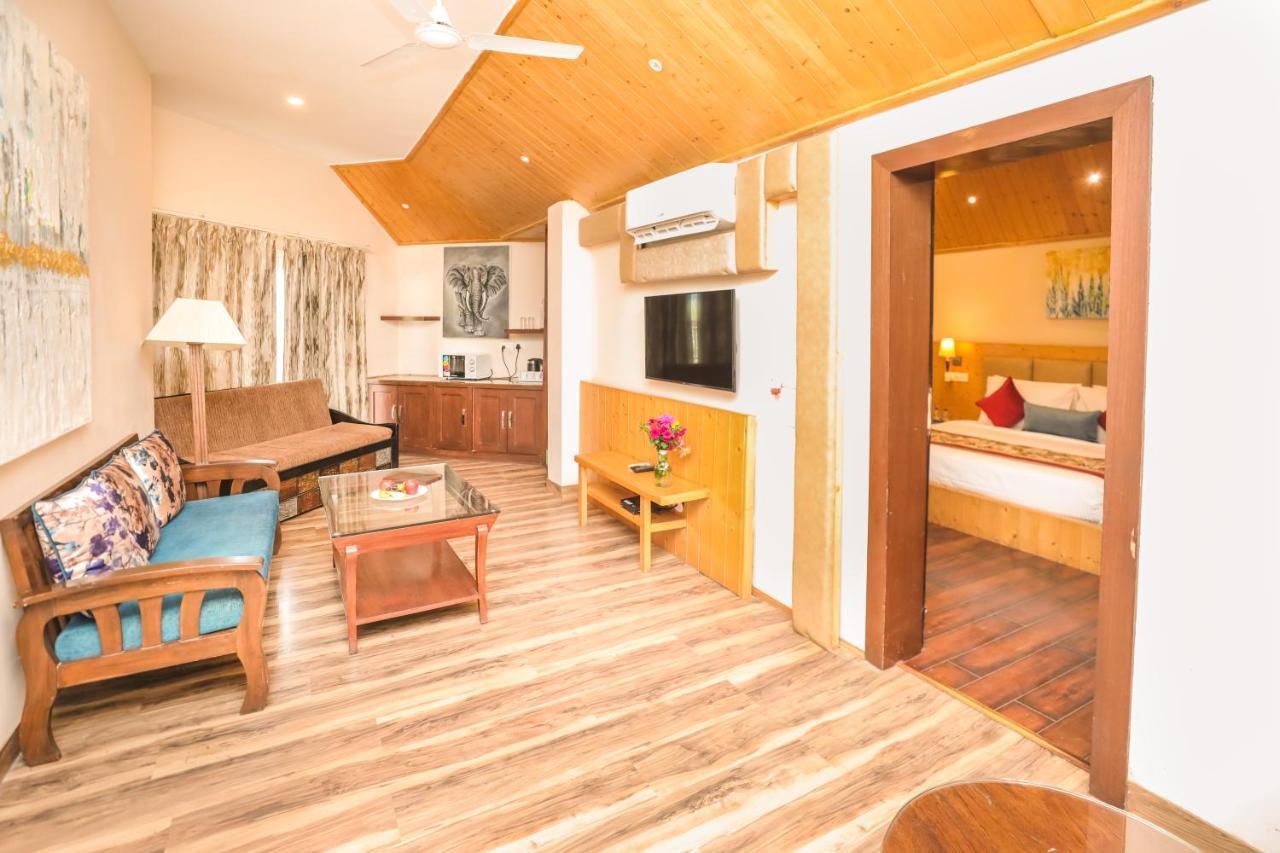 Deluxe Suite with Balcony,1329156992:JPEG