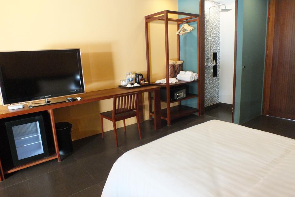 Deluxe Double or Twin Room with Pool View,906967942:JPEG