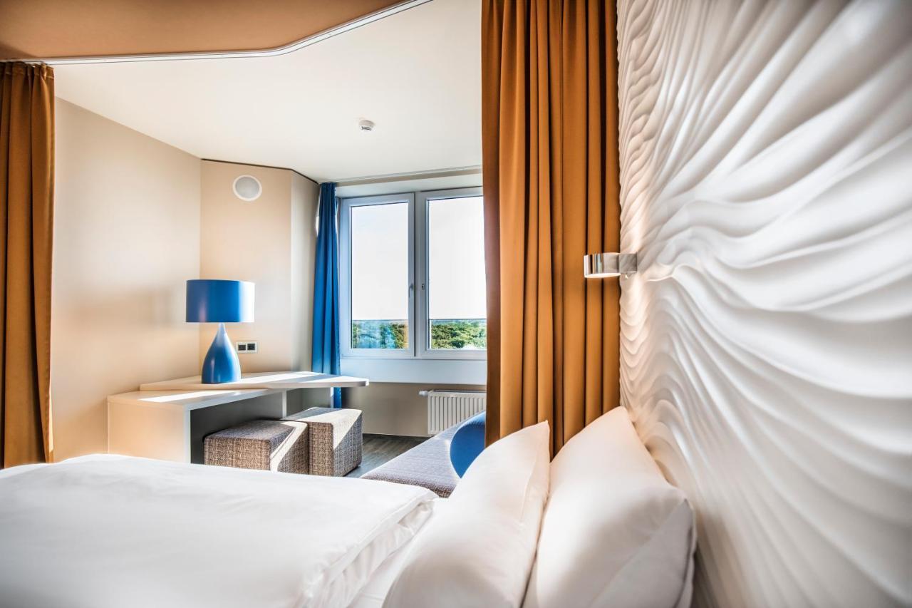 Doppelzimmer seitlicher Meerblick