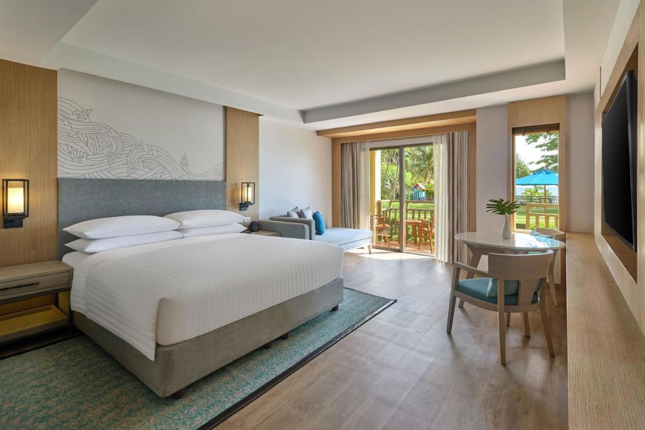 Larger Guest room 1 King Ocean view Beach front access Terrace,1350811141:JPEG