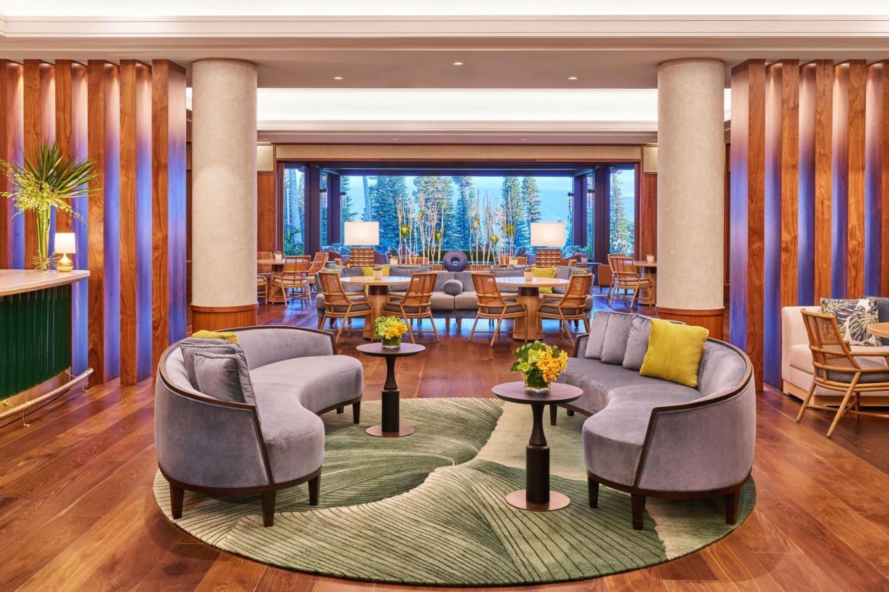 Deluxe King Room with Partial Ocean View - Hearing Accessible