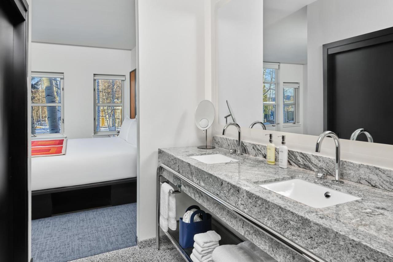 Deluxe Two Bedroom Mountain Suite,1356098924:JPEG