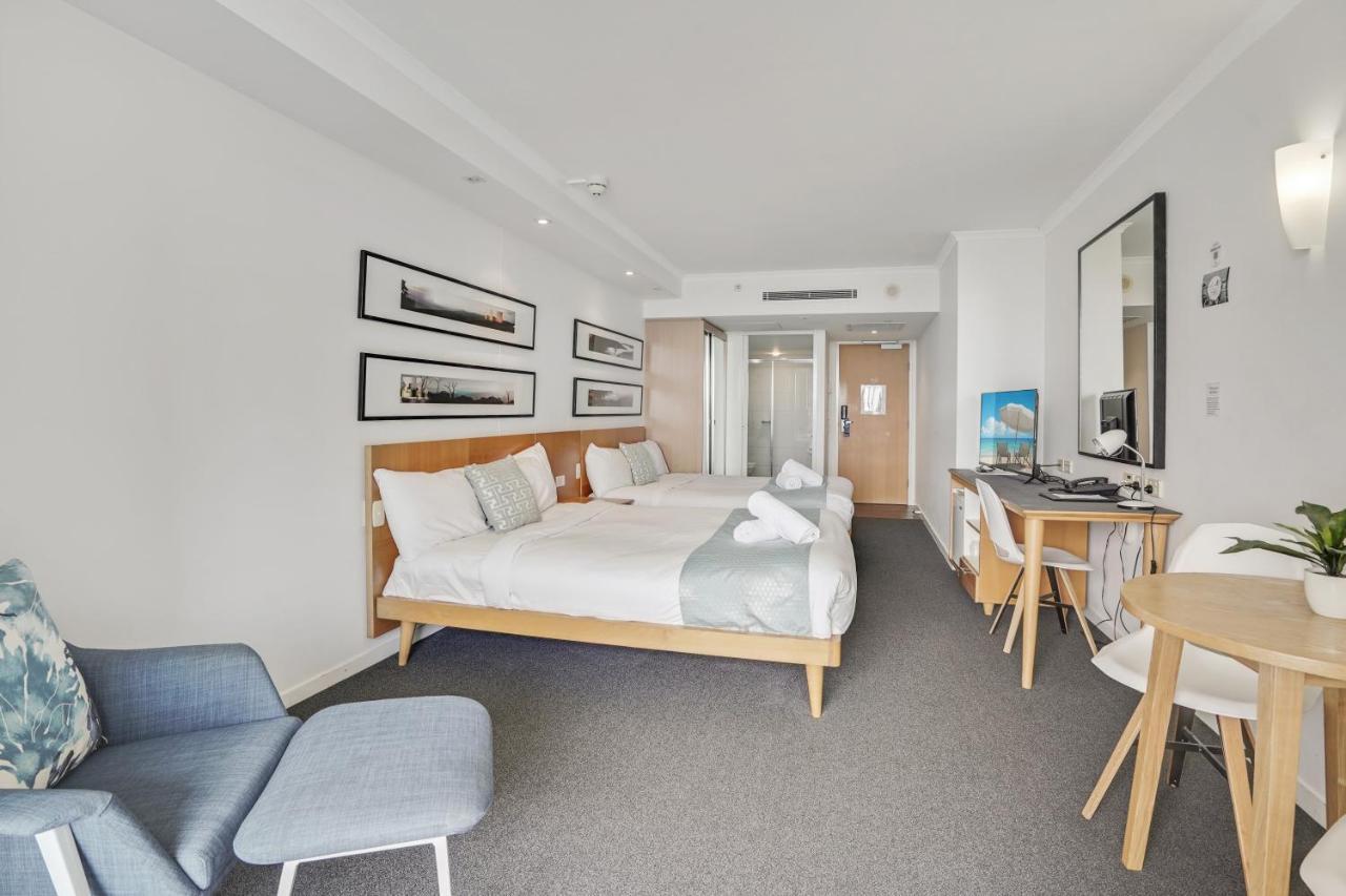 Queen Studio,1356827873:JPEG