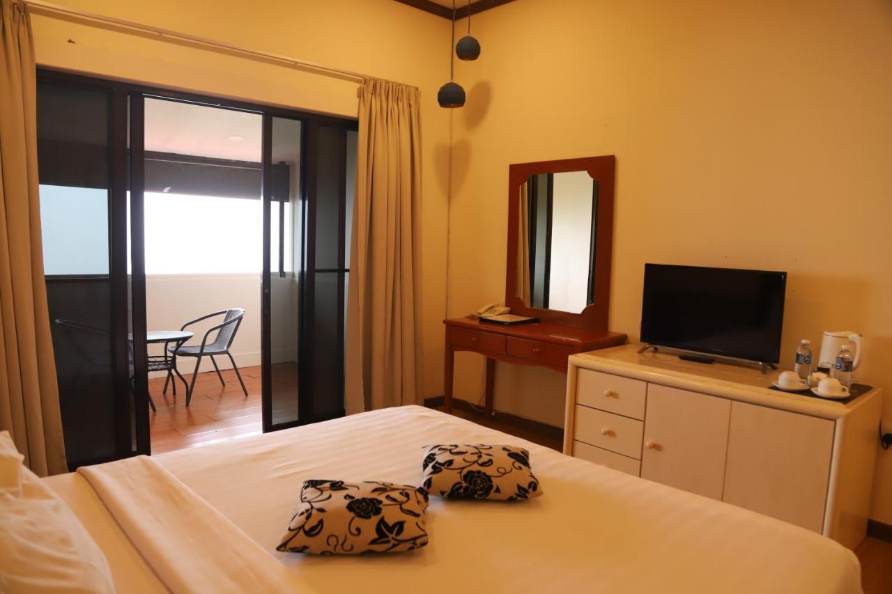 Deluxe King Room