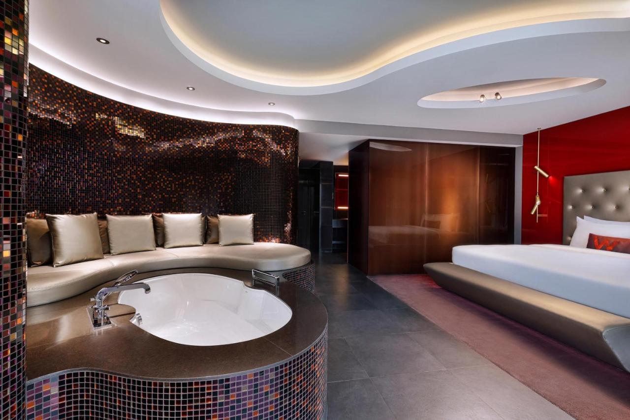 Marvelous Jacuzzi 1 Bedroom Suite 1 King Whirlpool Private Terrace includes 3 hours of Flow of Selected Drinks