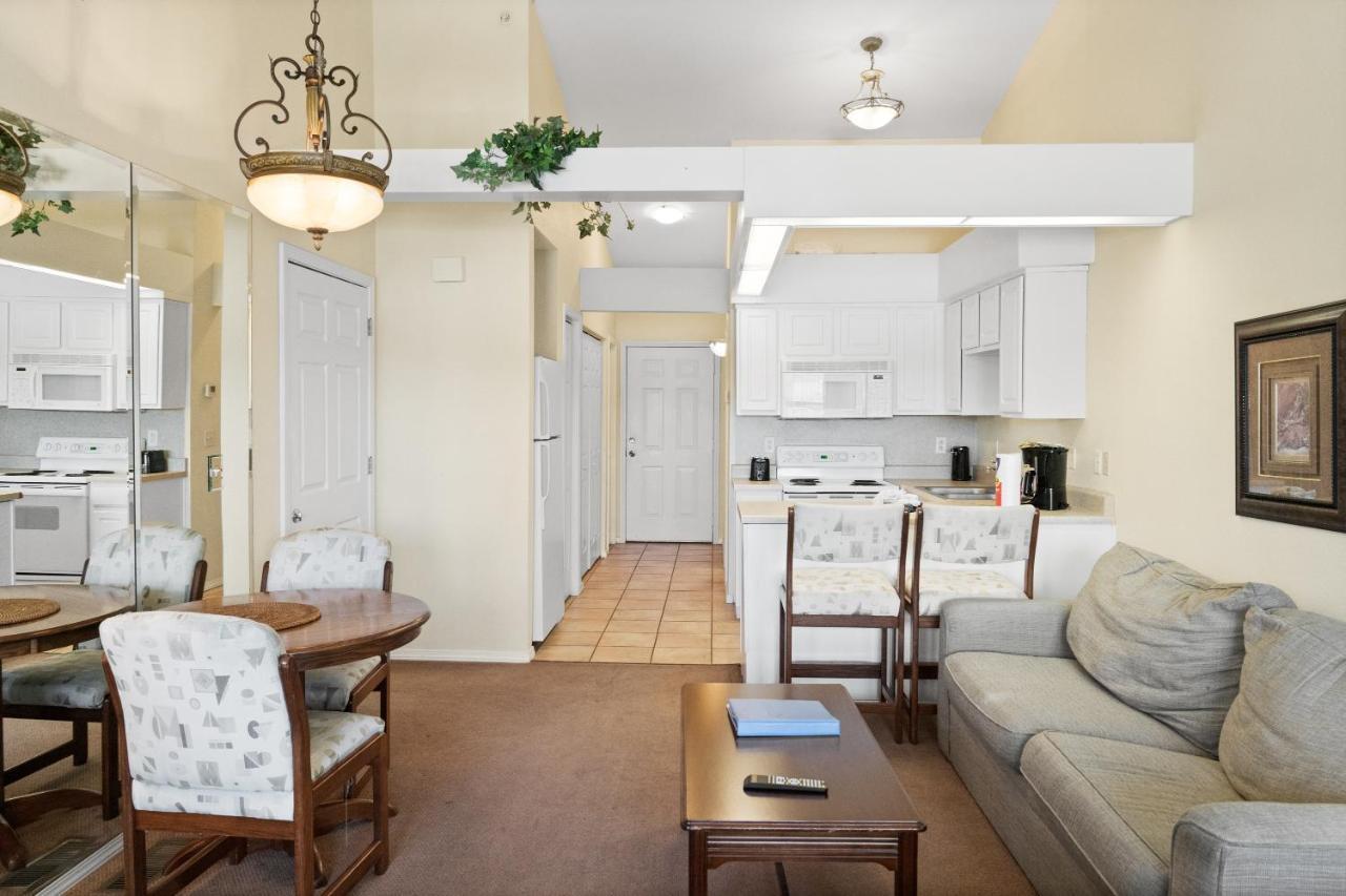 Suite with Lake View