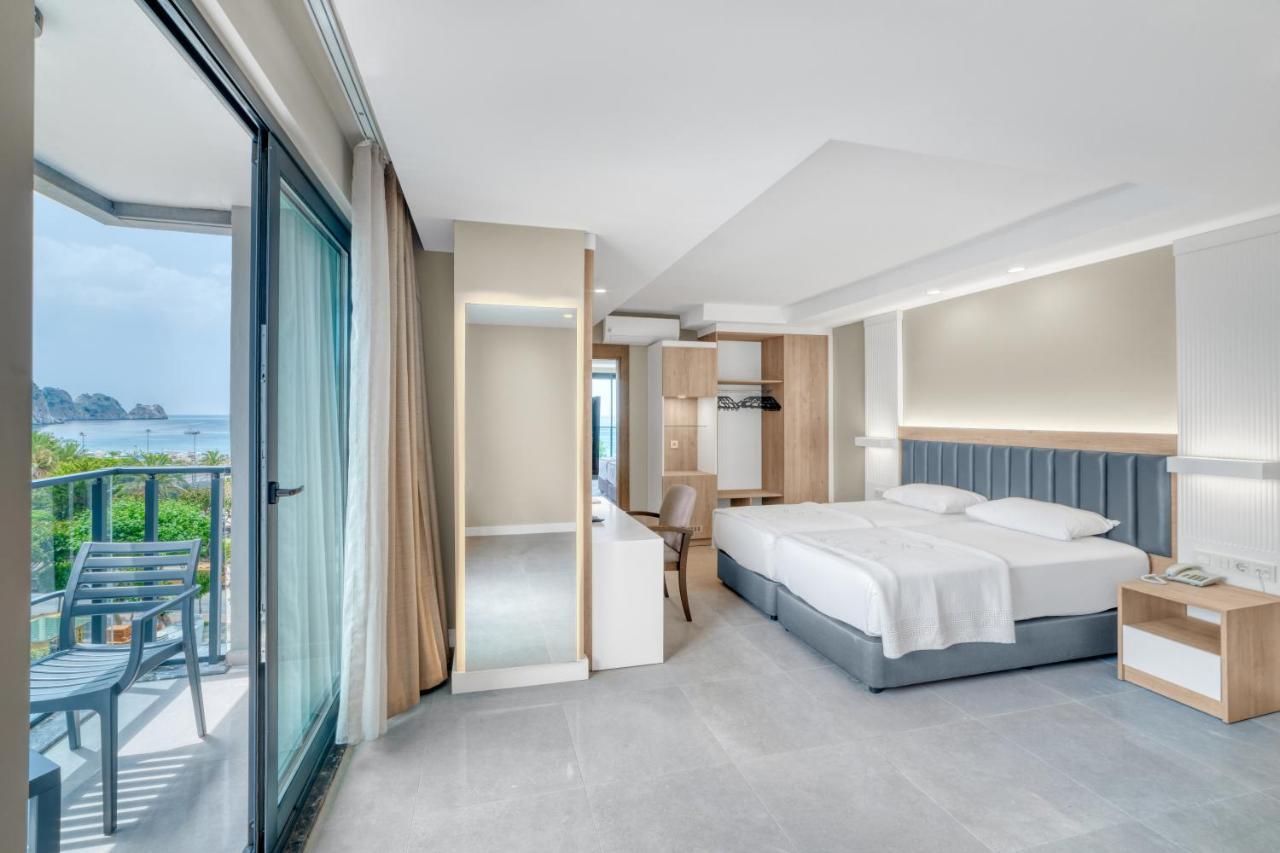 Superior Suite with Sea View,1400596808:JPEG