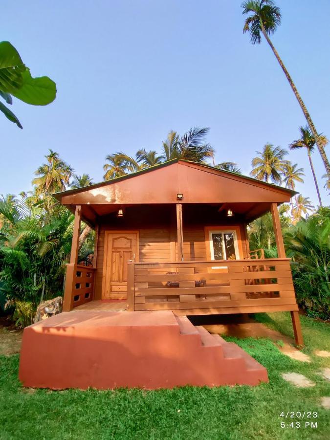 Deluxe AC Chalet,1020869893:JPEG