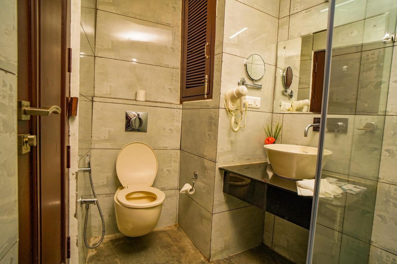 Deluxe Room,1675901311:JPEG