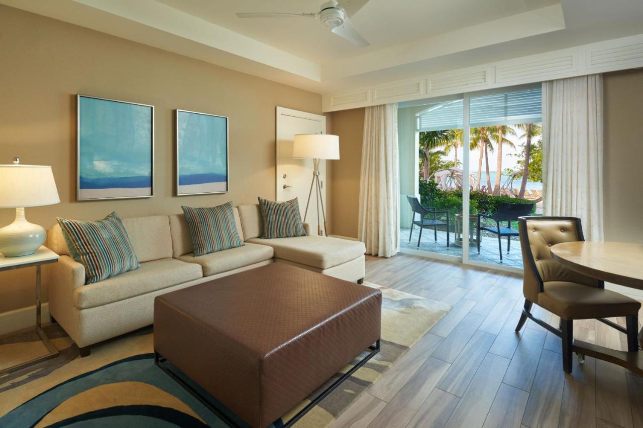 Suite aan de Baai met 1 Slaapkamer, 2 Queensize Bedden, Slaapbank en Balkon