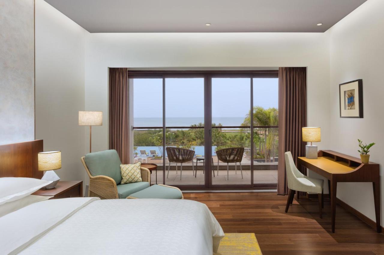 Sea Vew Top Floor Deluxe Guest Room King Complimentary HiTea by the Beach,1549338955:JPEG