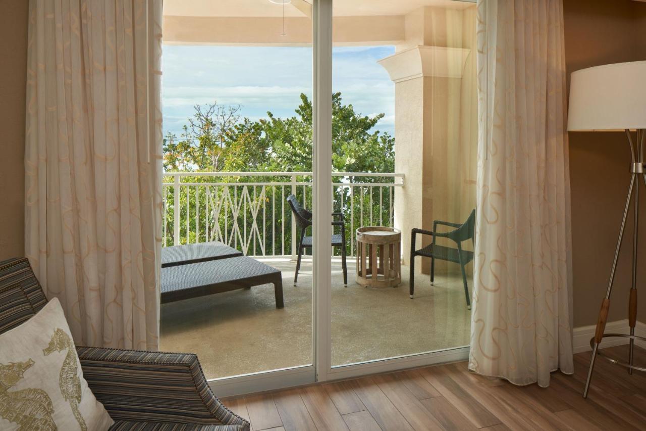 Suite aan de Baai - 1 Slaapkamer met 1 Kingsize Bed - Slaapbank - Balkon