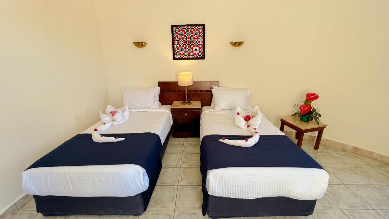 Family Room,1419483144:JPEG