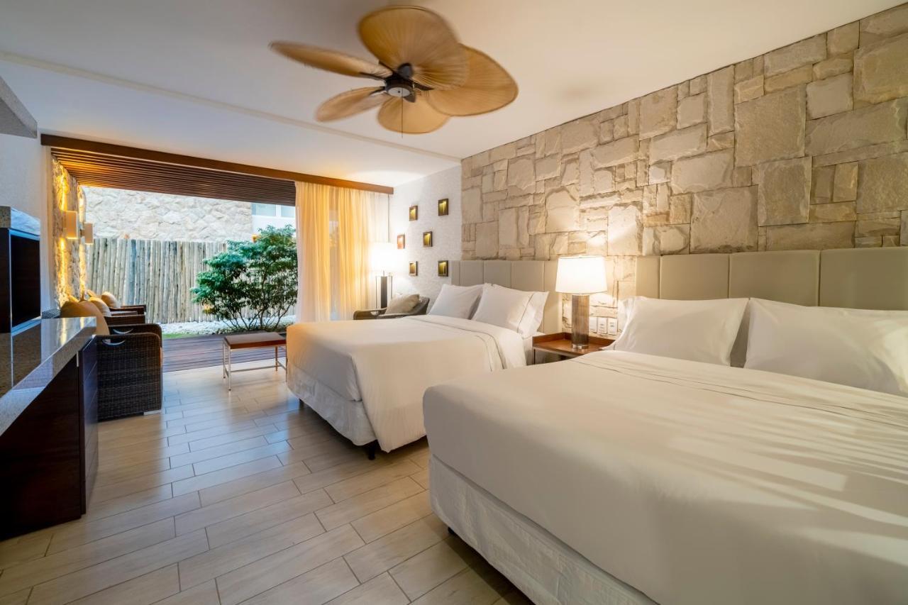 Master Suite Spa Bath Hot Tub Two Double Beds
