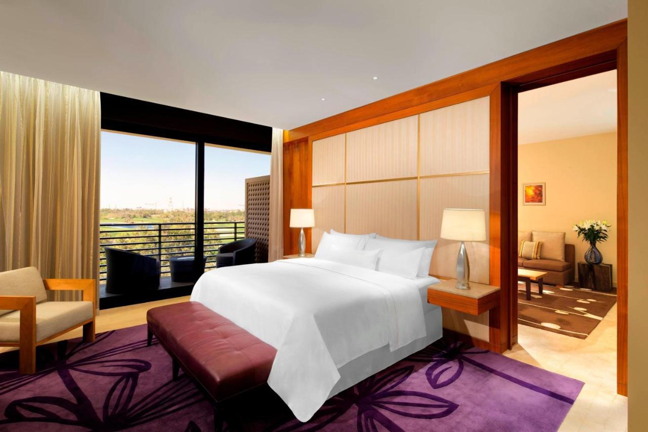 1 Bedroom Executive Suite 1 King Golf view Balcony