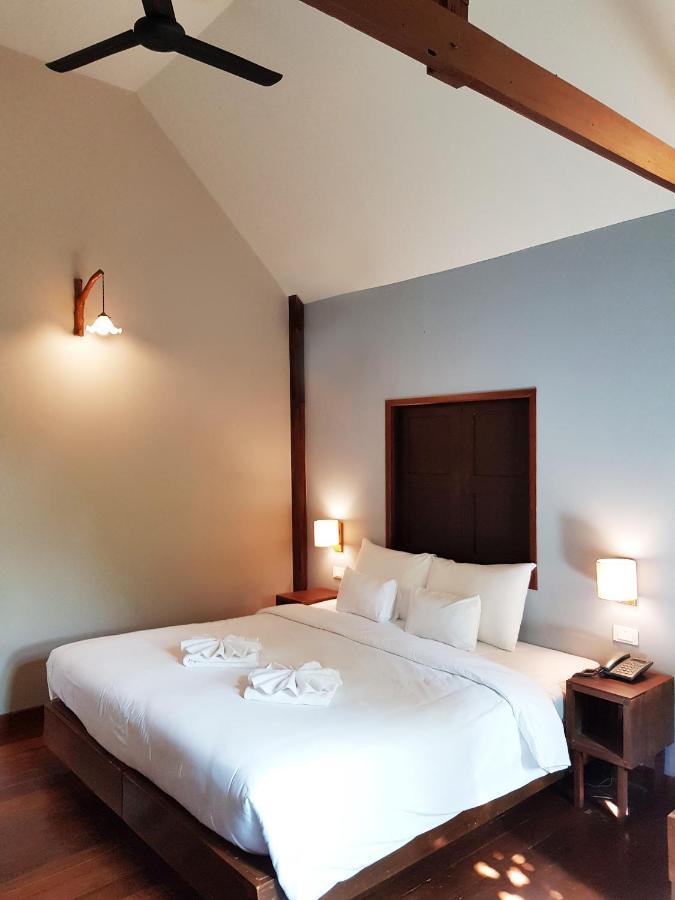 Deluxe King Room,1430024380:JPEG