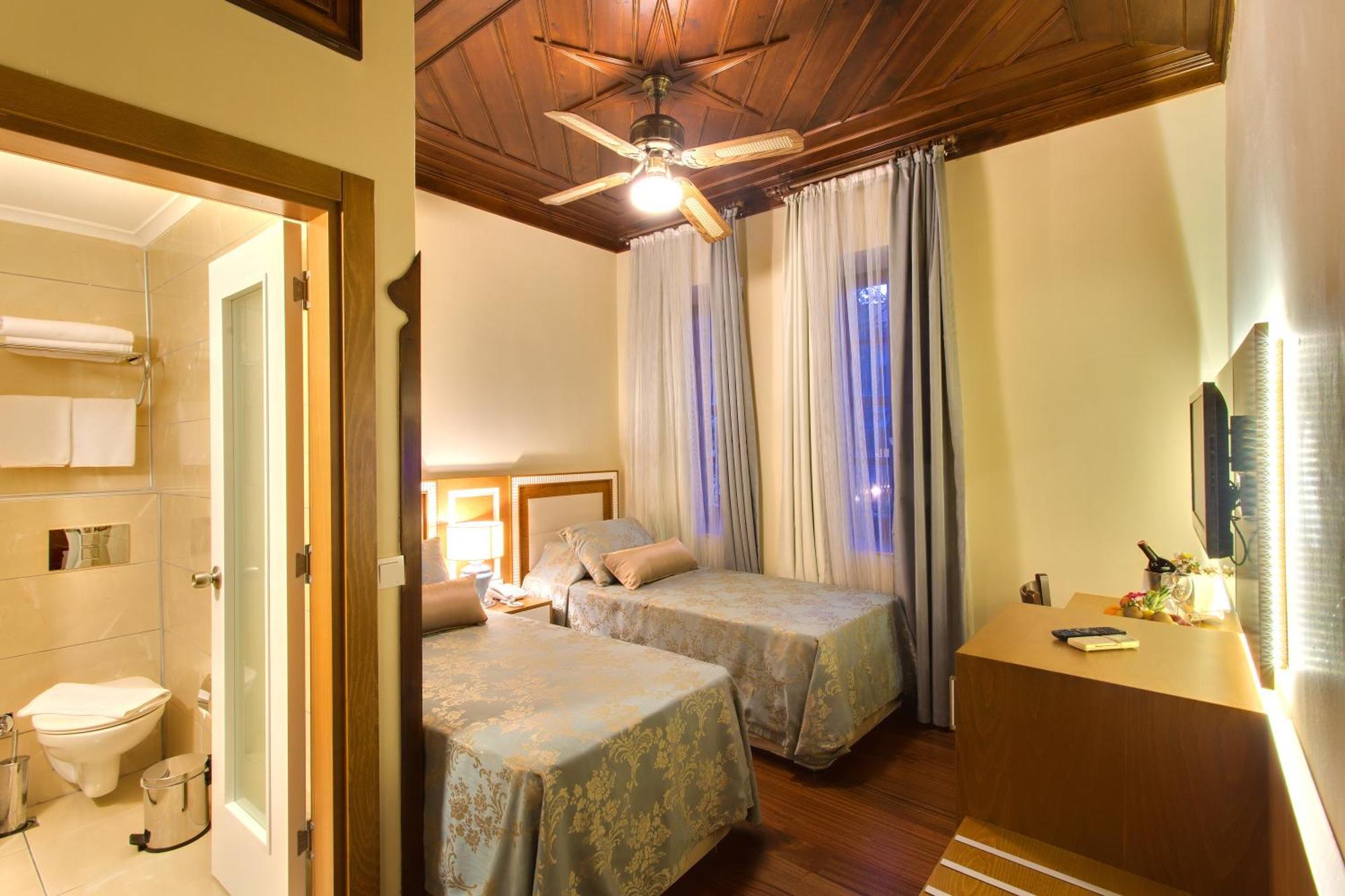 Standard Double or Twin Room,248917365:JPEG