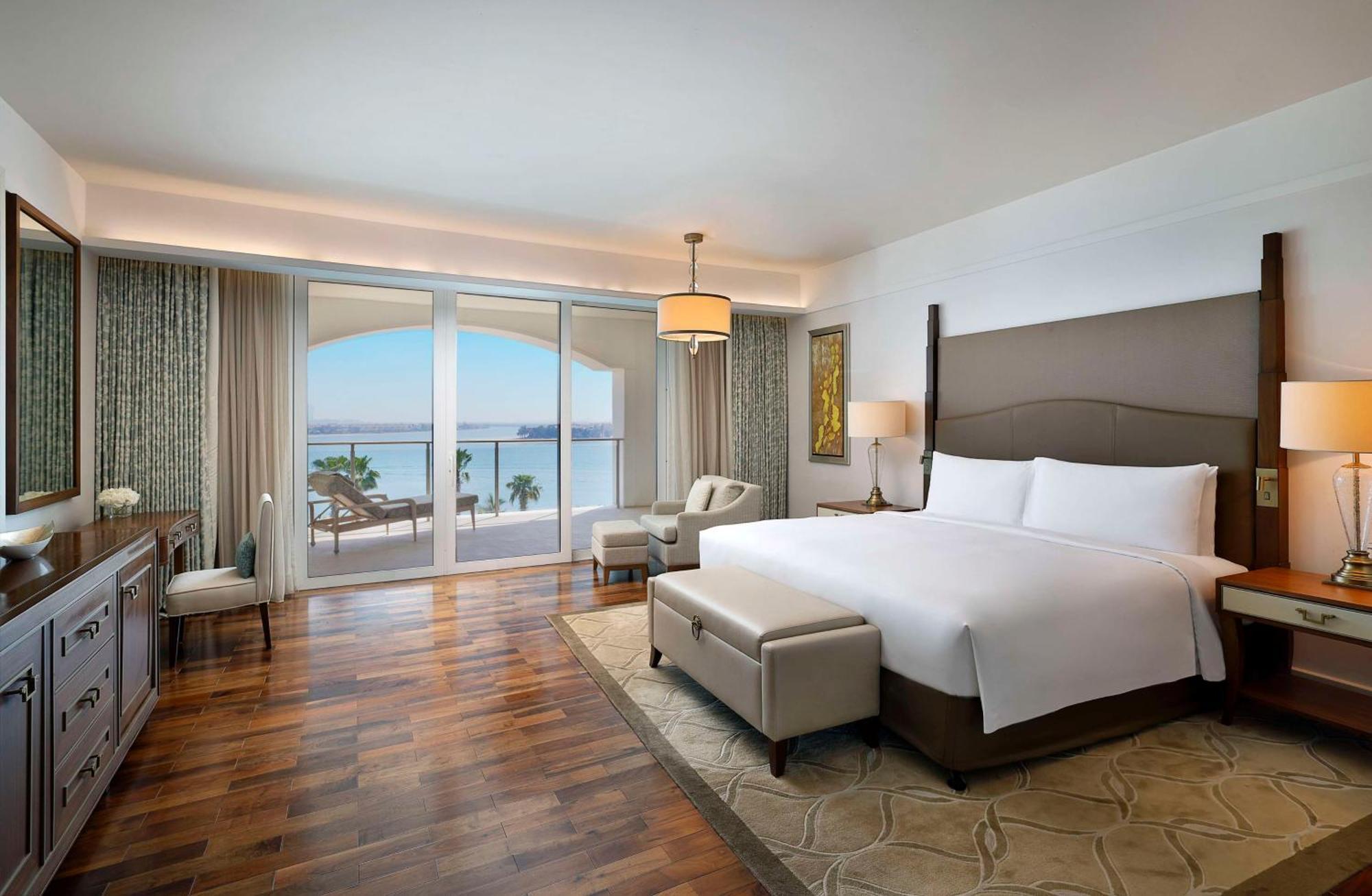 Deluxe King Room Sea View