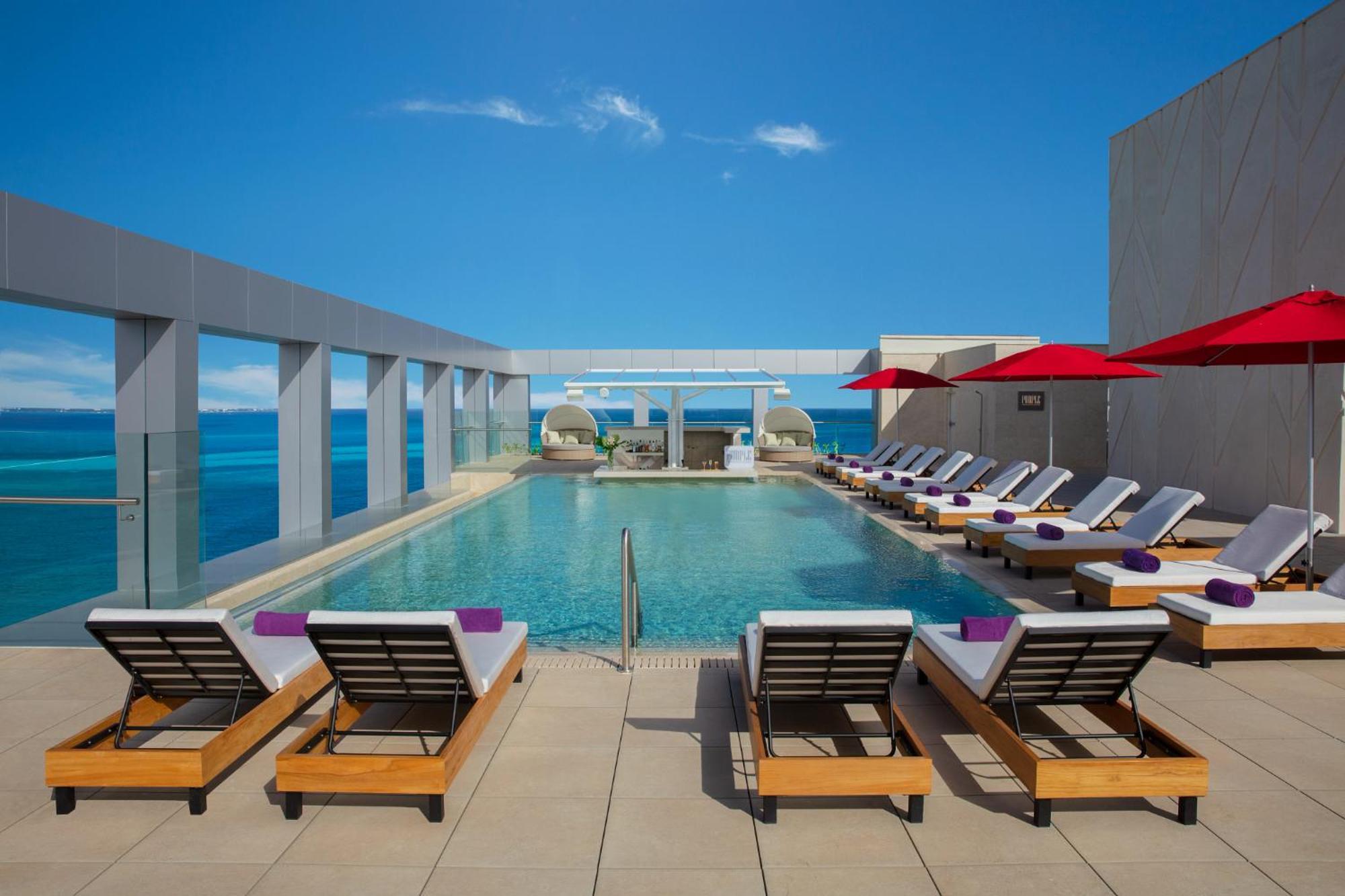 Xhale club Junior Suite upper Ocean Front King