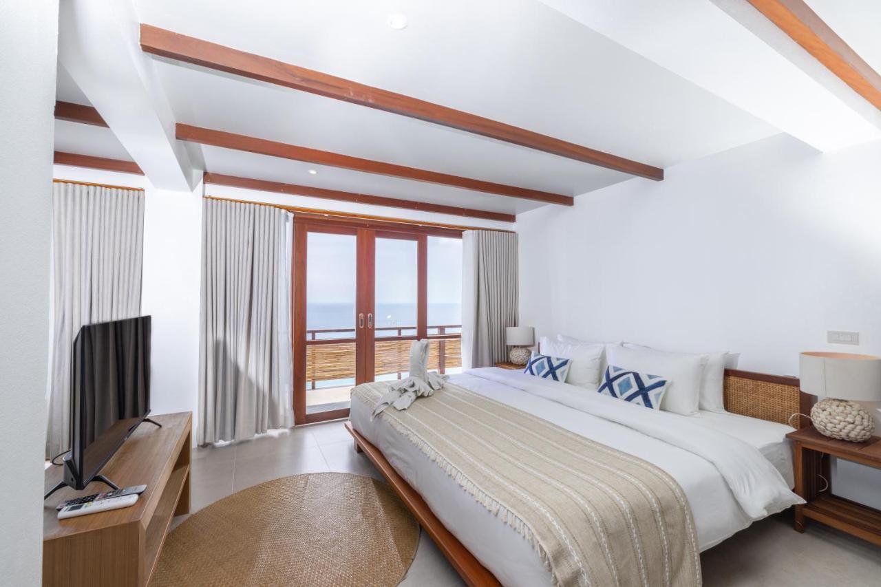 Deluxe Suite with Sea View