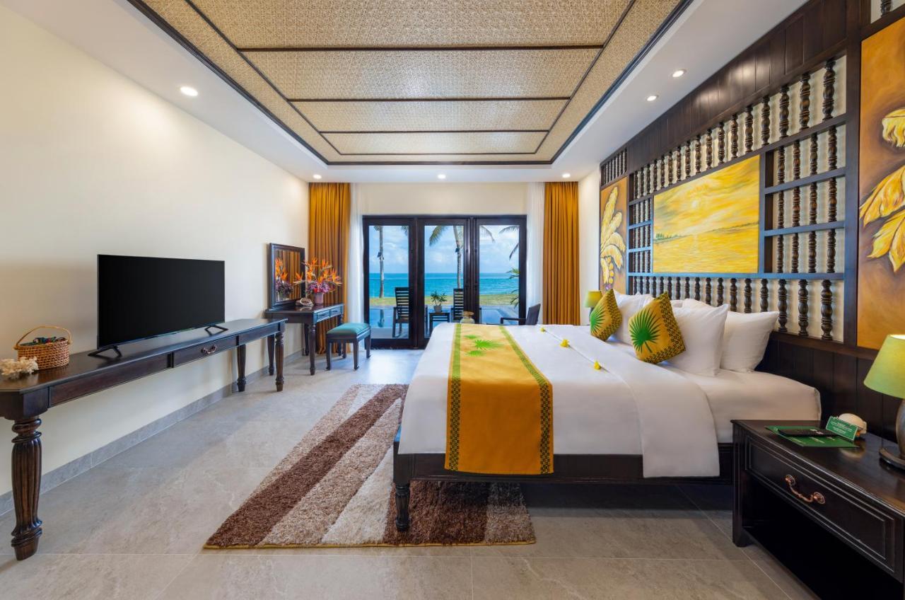 03 BEDROOM OCEAN FRONT VILLA PRIVATE POOL
