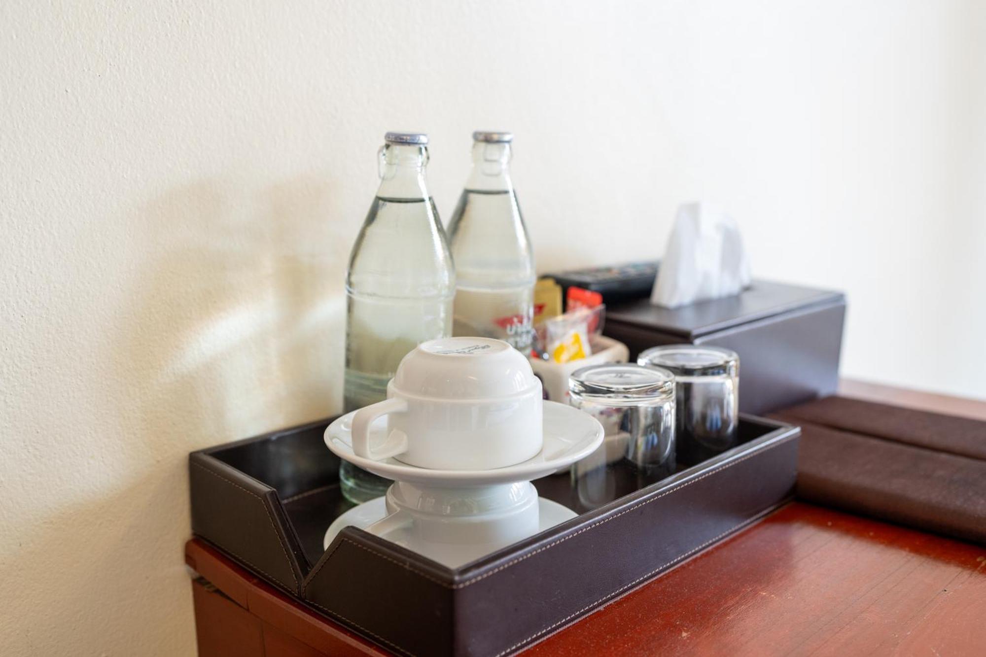 Superior Twin Room - Street Side Building,1498853923:JPEG