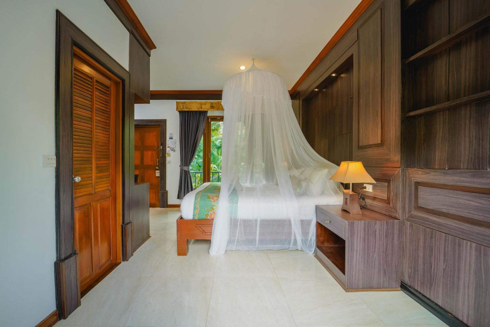 Chambre Familiale - Navette Plage Gratuite - Vue Latérale sur Mer