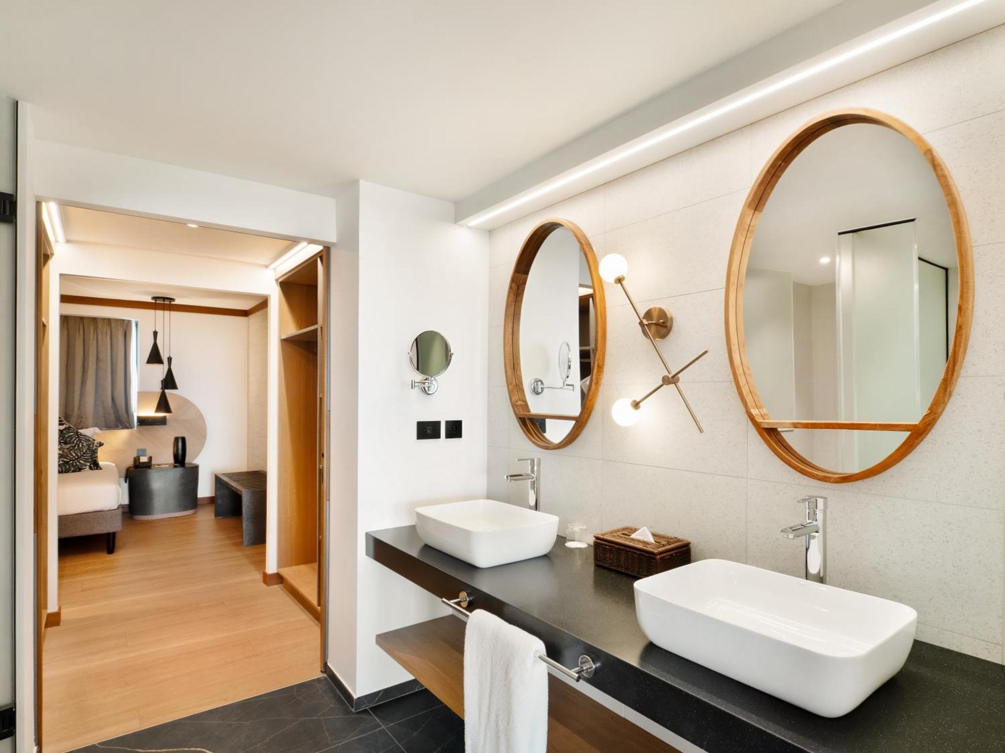 Royal Suite am Meer mit 2 Schlafzimmern, eigenem Pool und Küche – am Meer