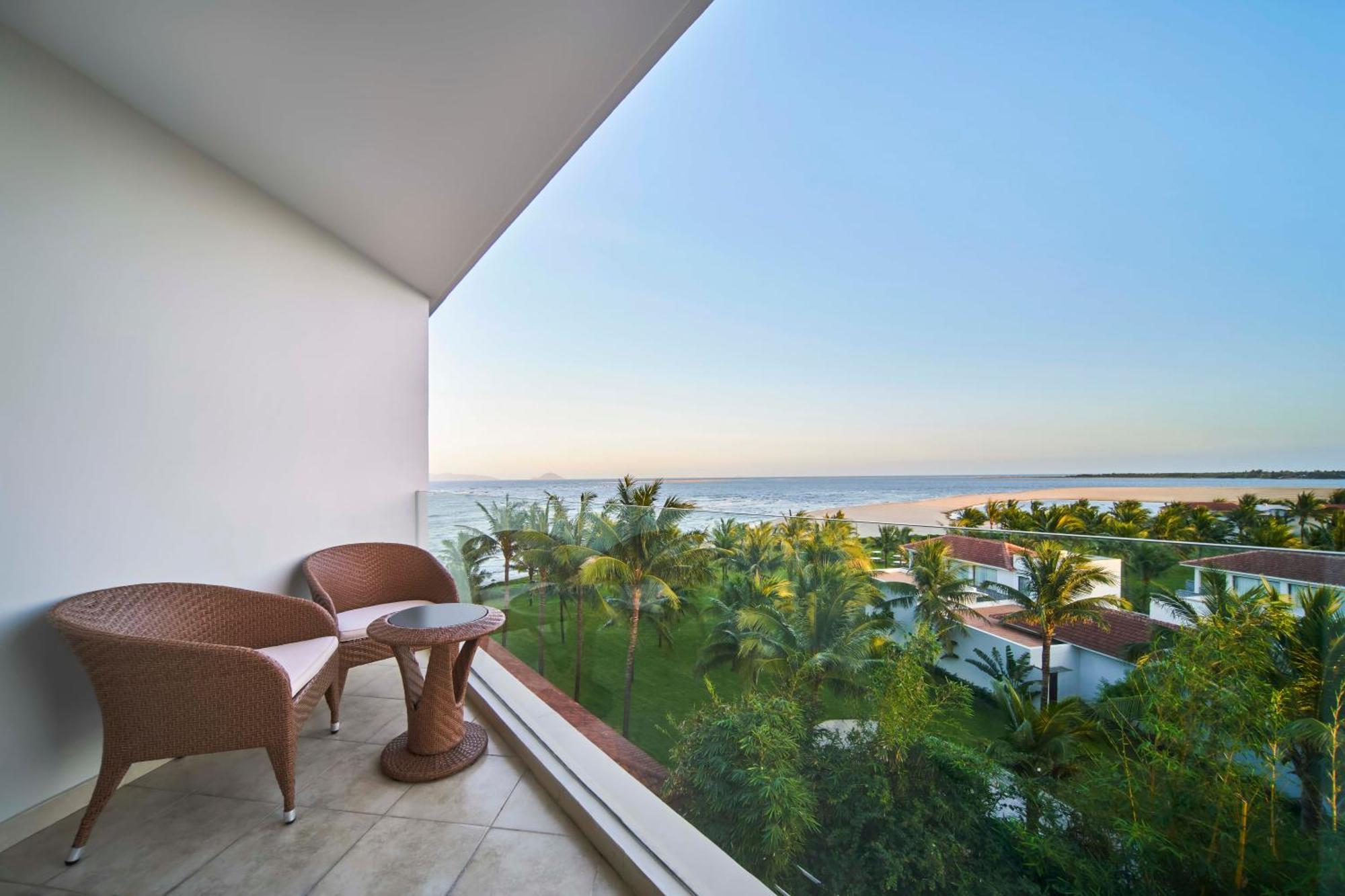 Deluxe Twin Room Garden View Balcony