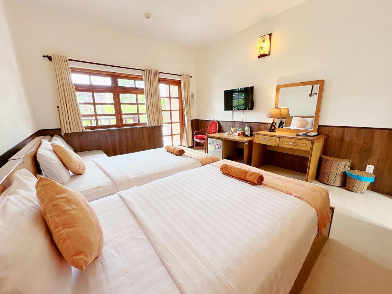 Superior Double or Twin Room Pool View Minibar Room,1499647183:JPEG