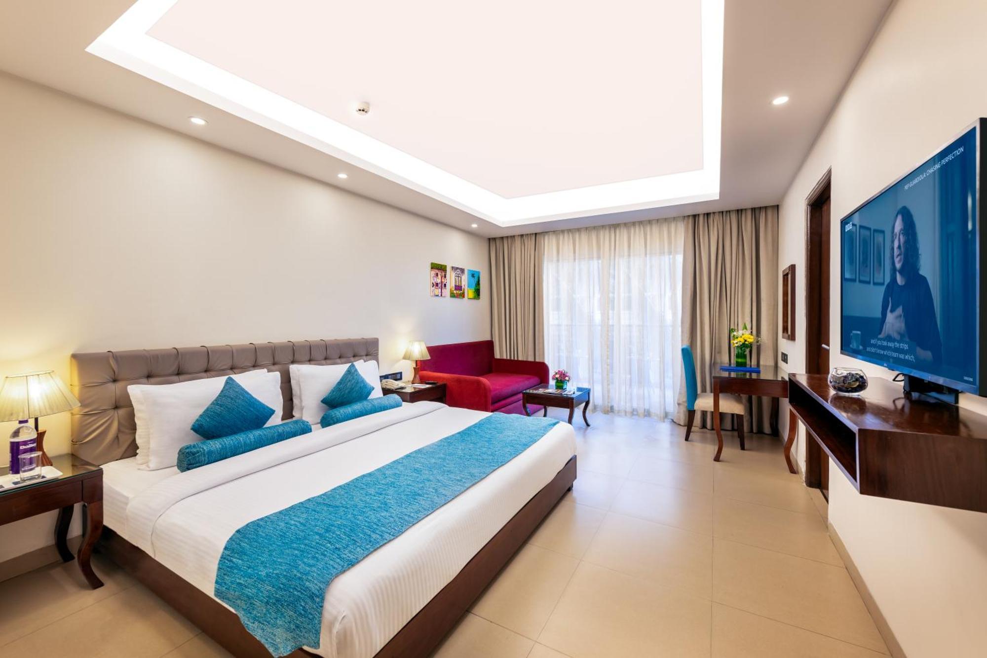 Superior King Room with Shower and Balcony - 20% Discount on F&B, SPA & Laundry - Early check in and late checkout of 2 hours - subject to availability - Happy Hour on House Brands BUY 2 GET 1 FREE from 4 PM to 7 PM