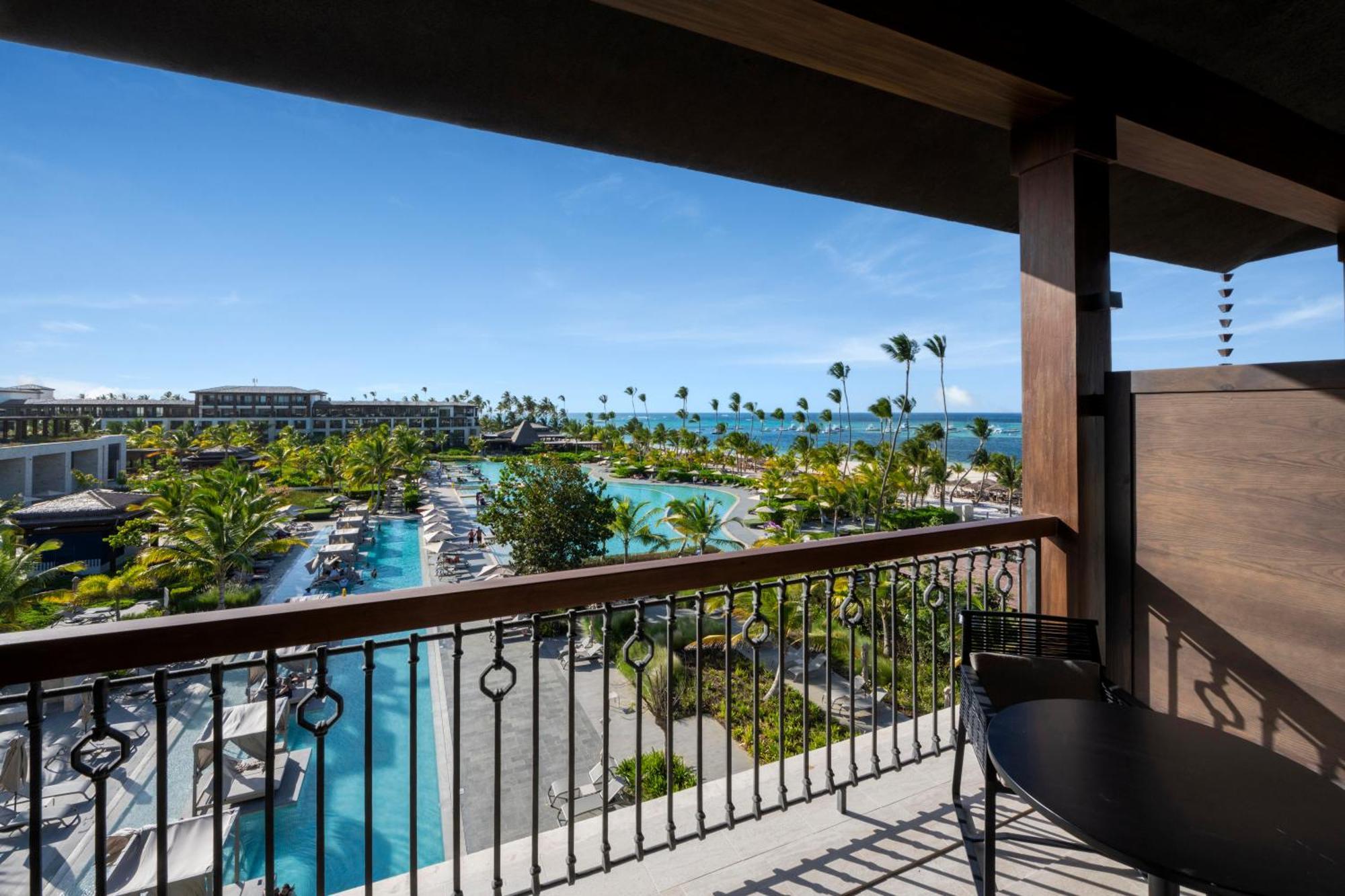 Unique Queen Ocean View Junior Suite