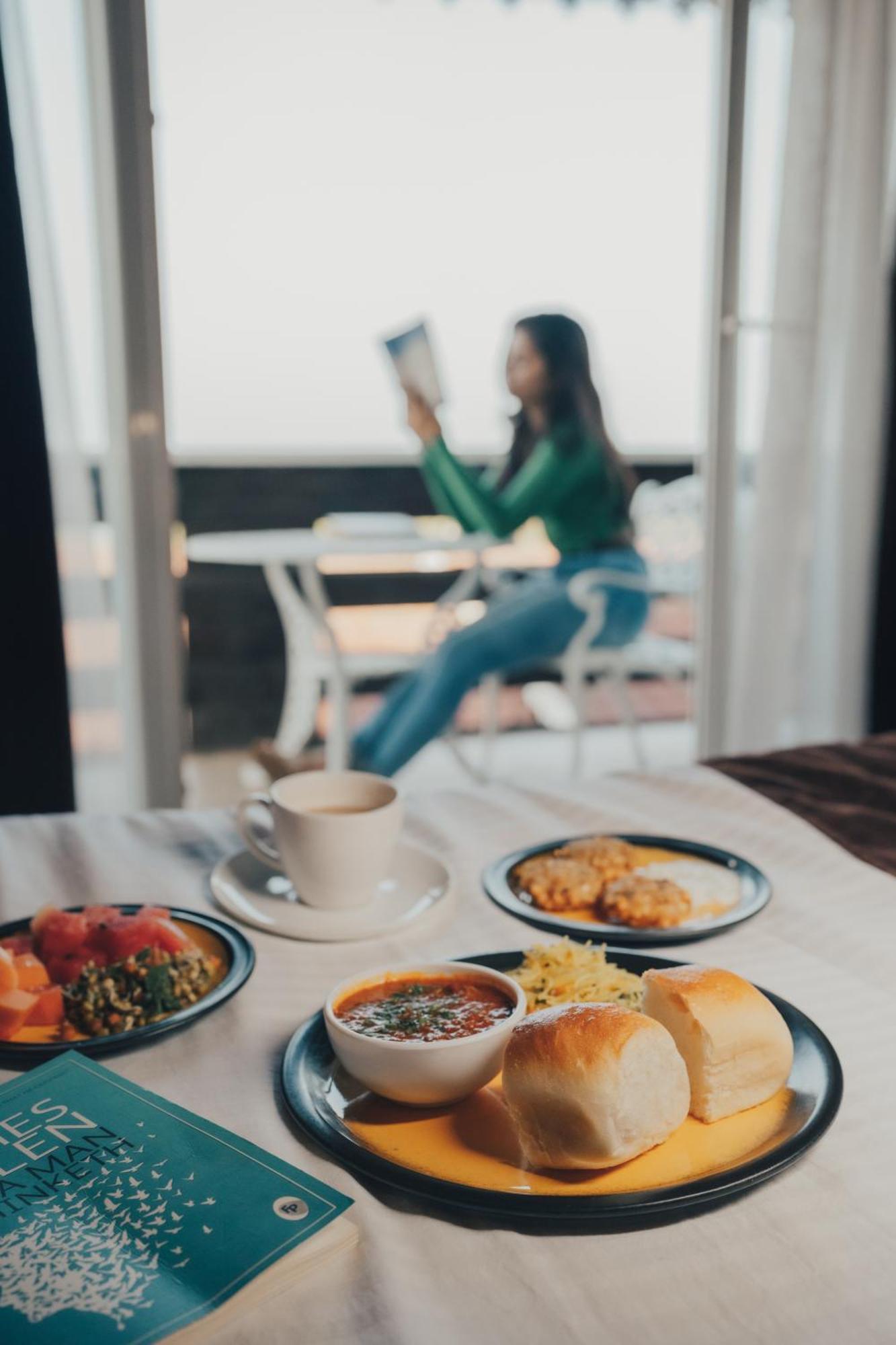 Regalia Executive Rooms,1516132045:JPEG