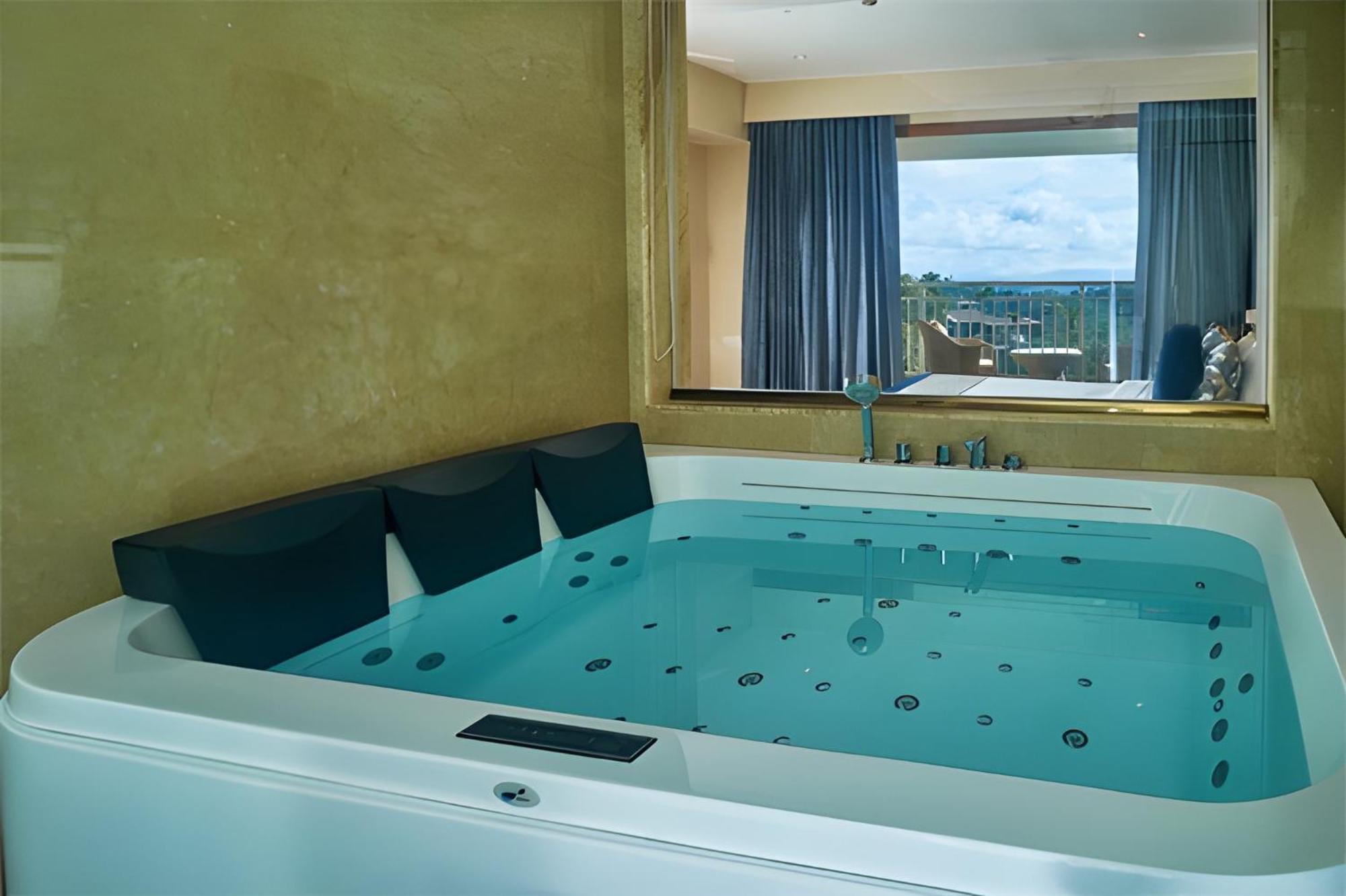 Splash Junior Suite - King,1514941117:JPEG