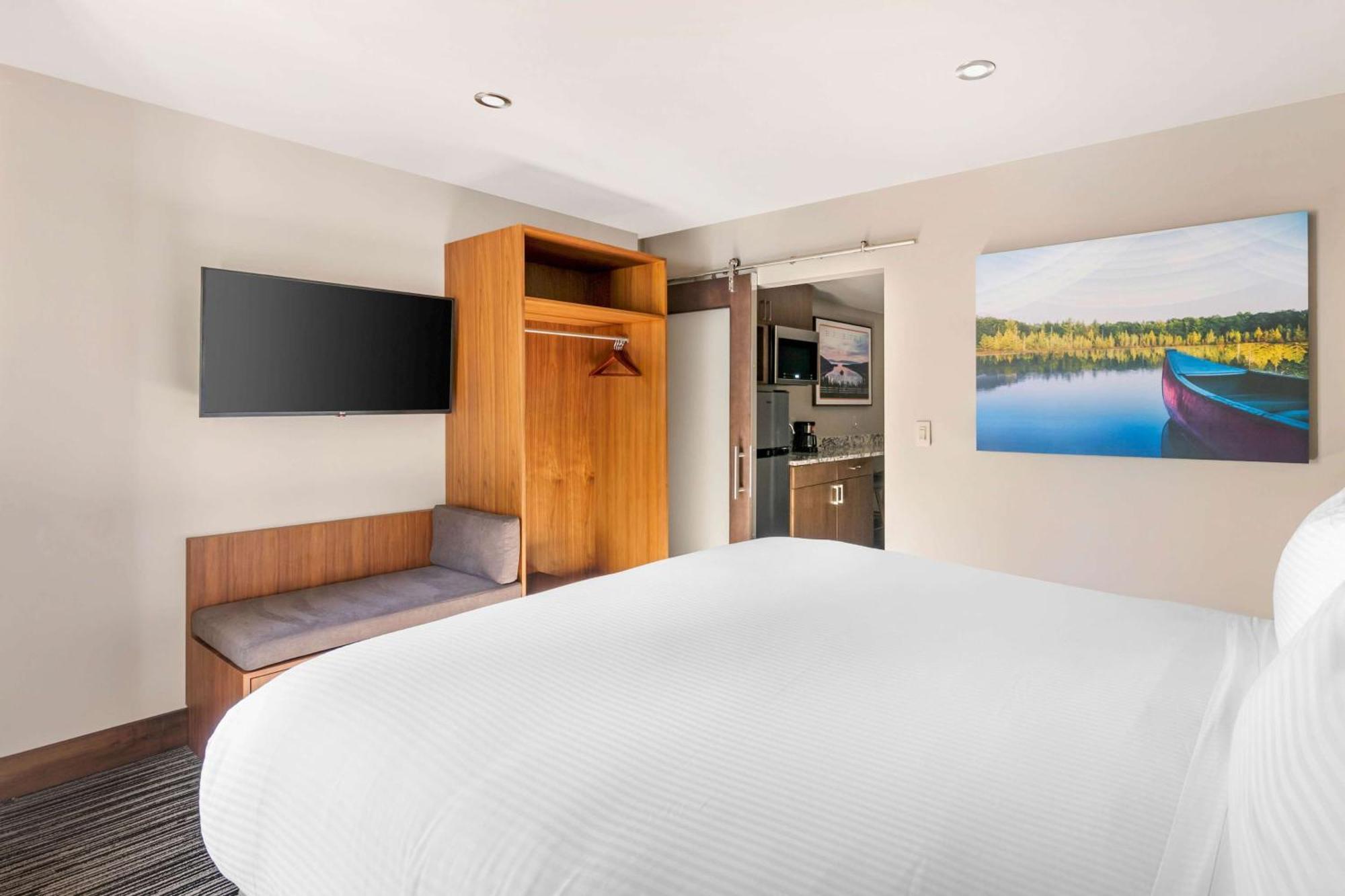 One-Bedroom Suite with Queen or King Bed and Sofa Bed