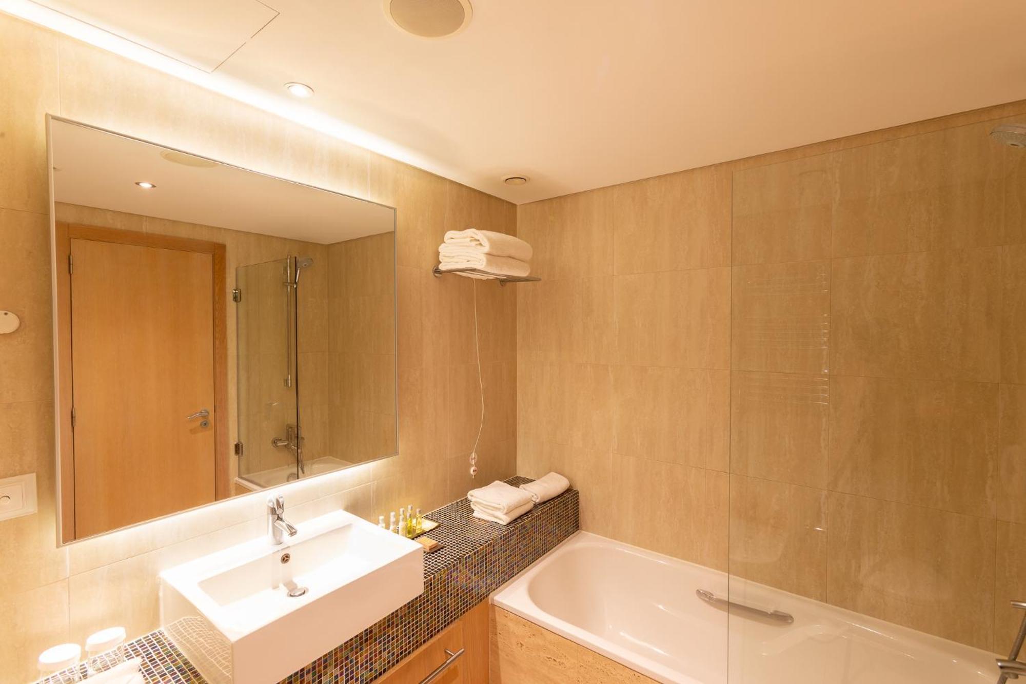 Two-Bedroom Apartment,1548856123:JPEG