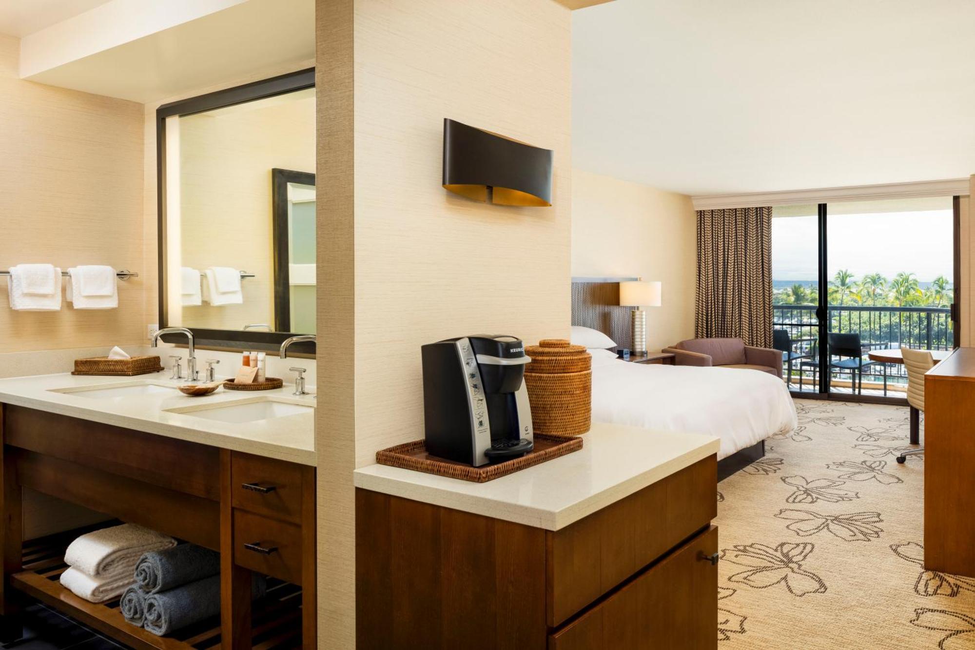 Makai Room One King with Ocean View,1673651462:JPEG