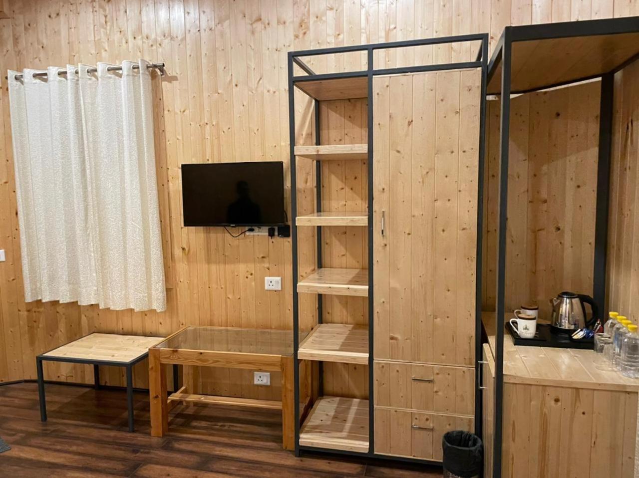 Standard King Room,1517617912:JPEG