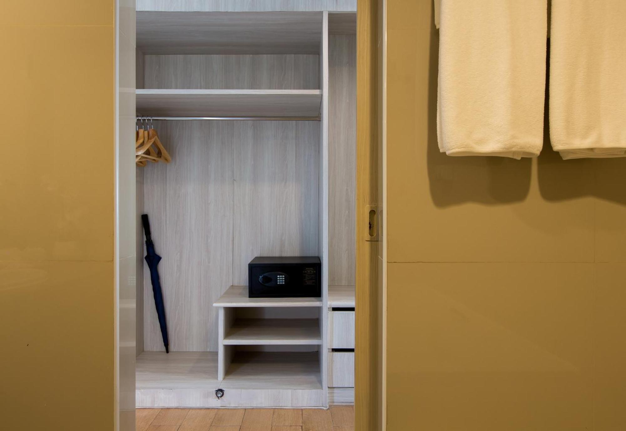 Standaard Tweepersoonskamer met 1 of 2 Bedden en Uitzicht op de Stad