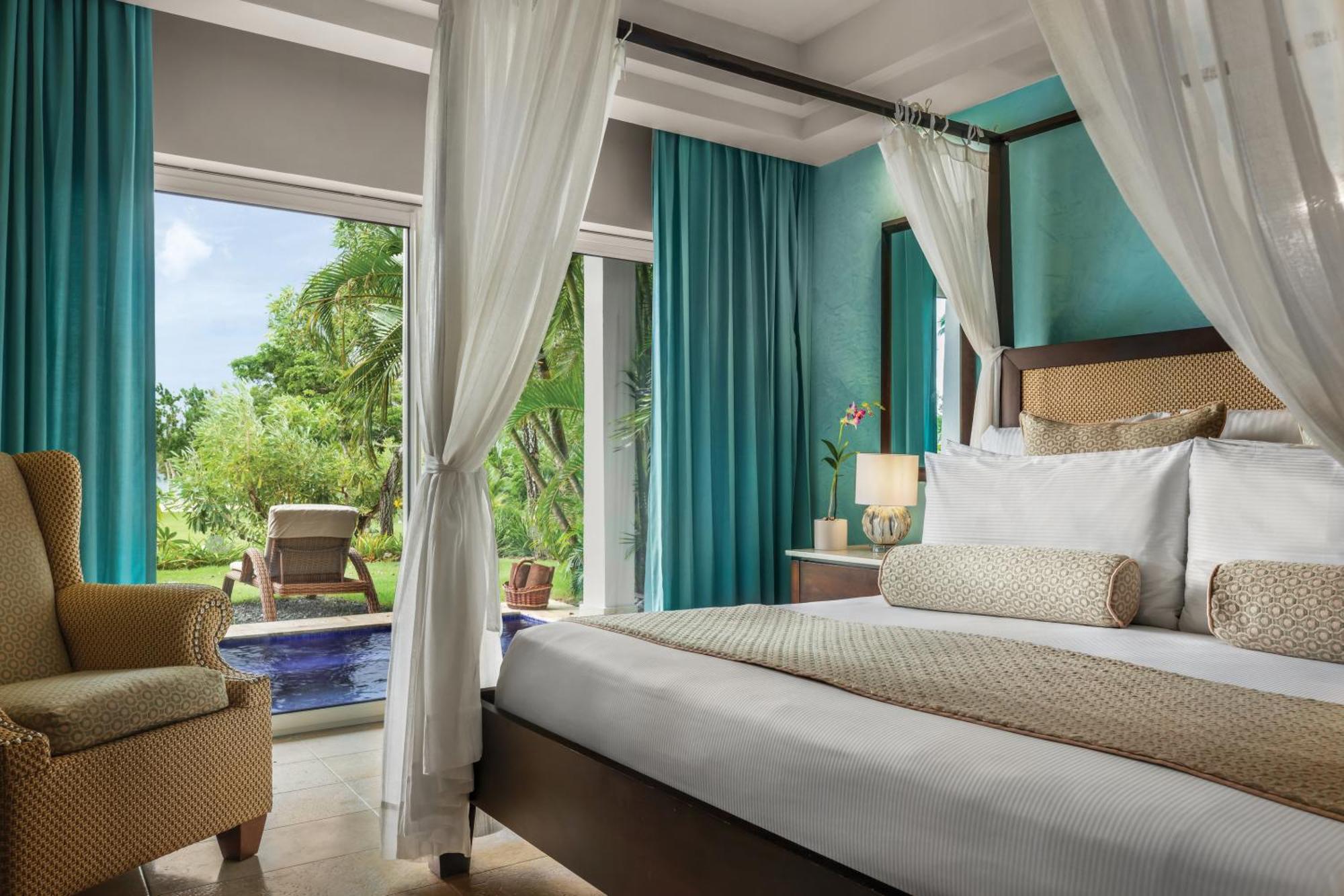 Preferred Club Master Suite Ocean Front - 1 King  