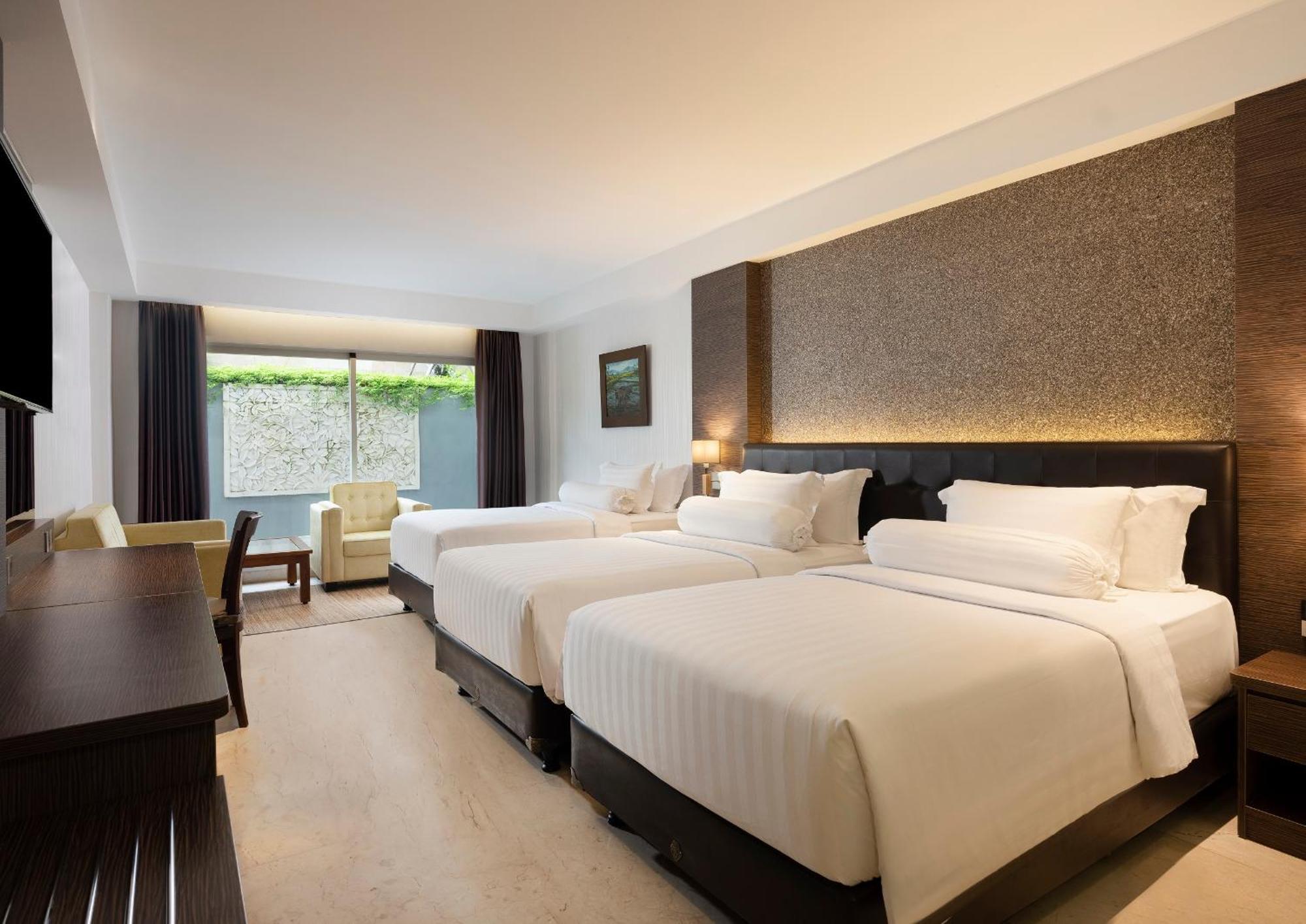 Deluxe Family King Room, with FREE daily shuttle to Ubud City, FREE Photo Session, FREE Art Gallery Visit, 24-hour access to Fitness Center, FREE Welcome Drink, and FREE Kids Activities.,1634444872:JPEG