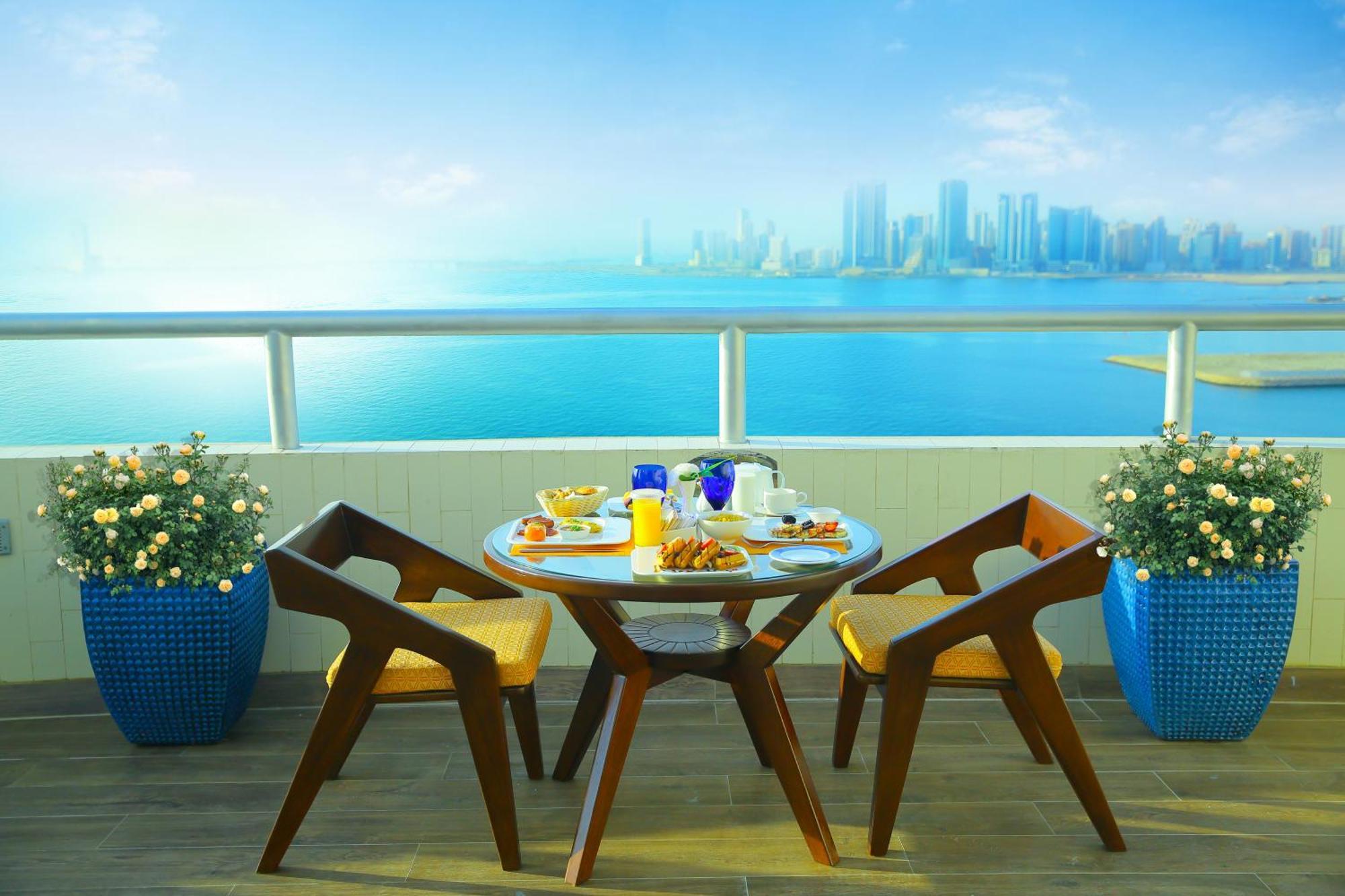 One-Bedroom Suite with Balcony